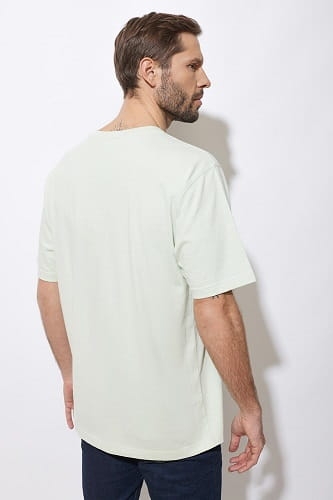 /environment/cache/images/productGfx_112588_700_700/Koszulka-Carhartt-Heavyweight-C-Tender-Greens.2.jpg
